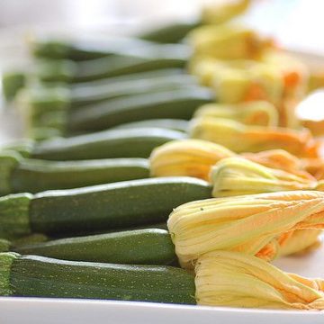 Zucchine con fiore al tegame